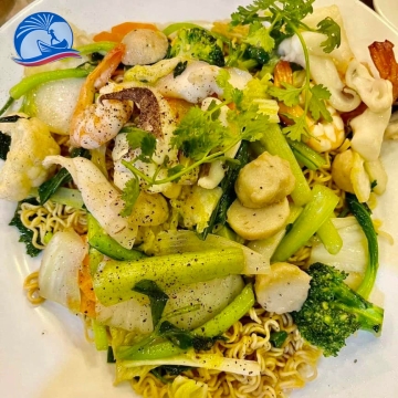 Món mì xào hải sản